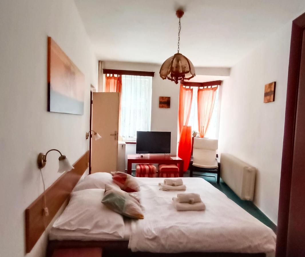 Hotel Labe Хренско Экстерьер фото